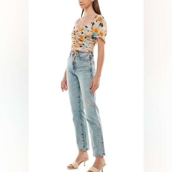 NWT WAYF Secrets Kept Ruched Crop Top Floral - Picture 3 of 8